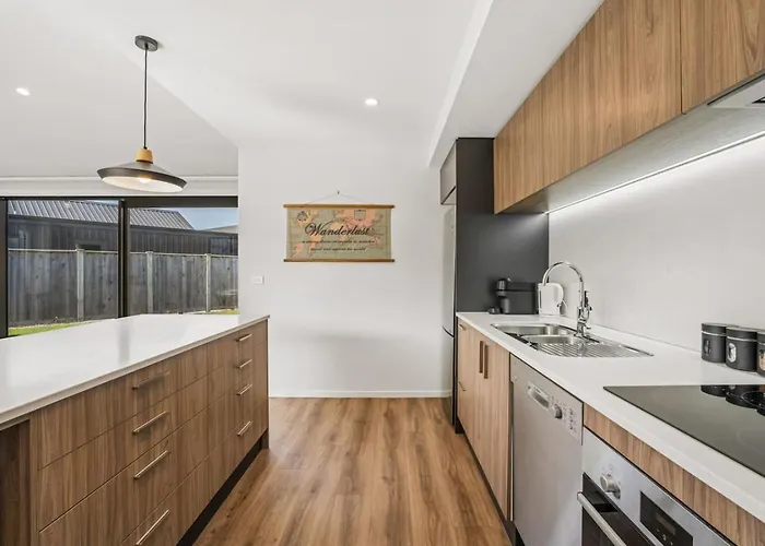 Holiday home Escape On Merivale | Quiet, Family Friendly, Parking! Wanaka