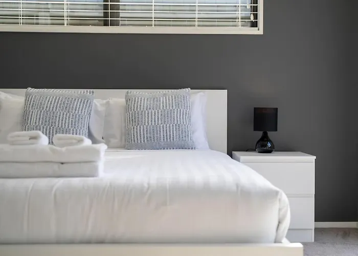 Holiday home Escape On Merivale | Quiet, Family Friendly, Parking!